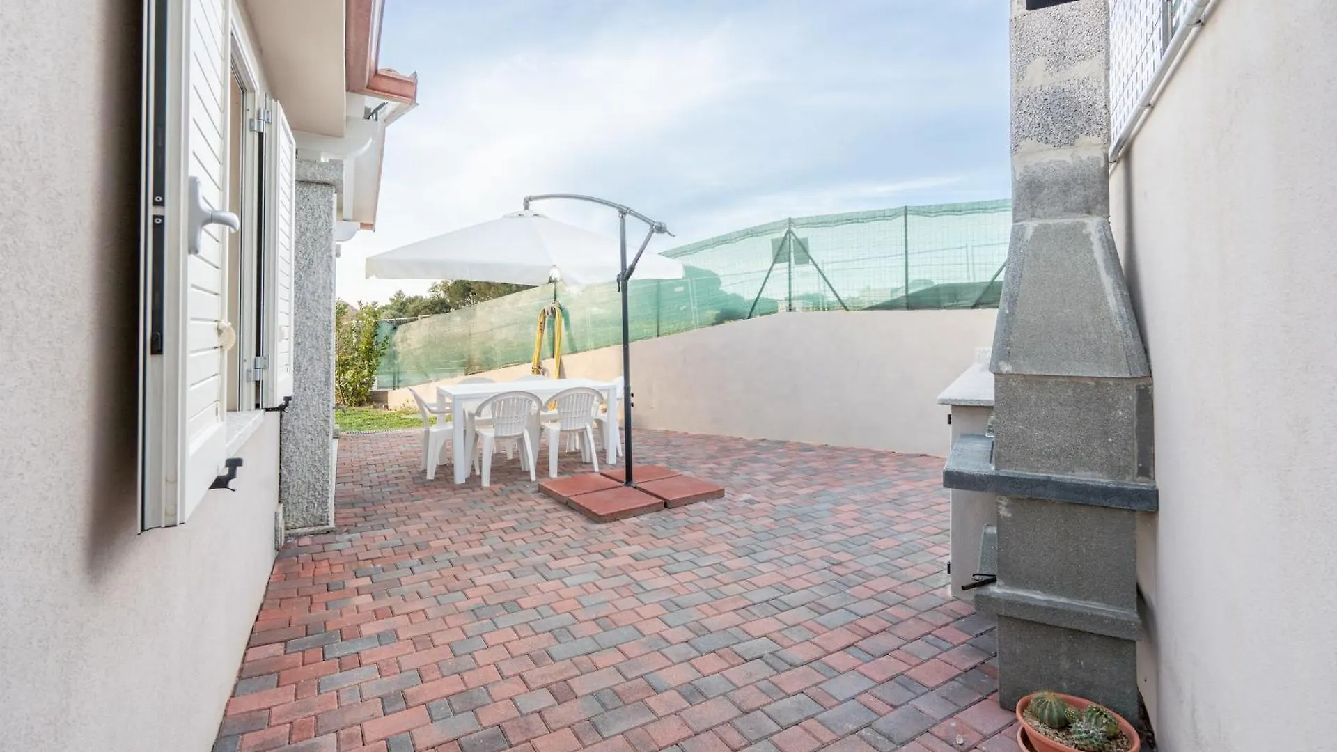 Villetta Li Junchi - Due Passi Dal Mare - Spazioso Giardino Badesi 0*,  Italien