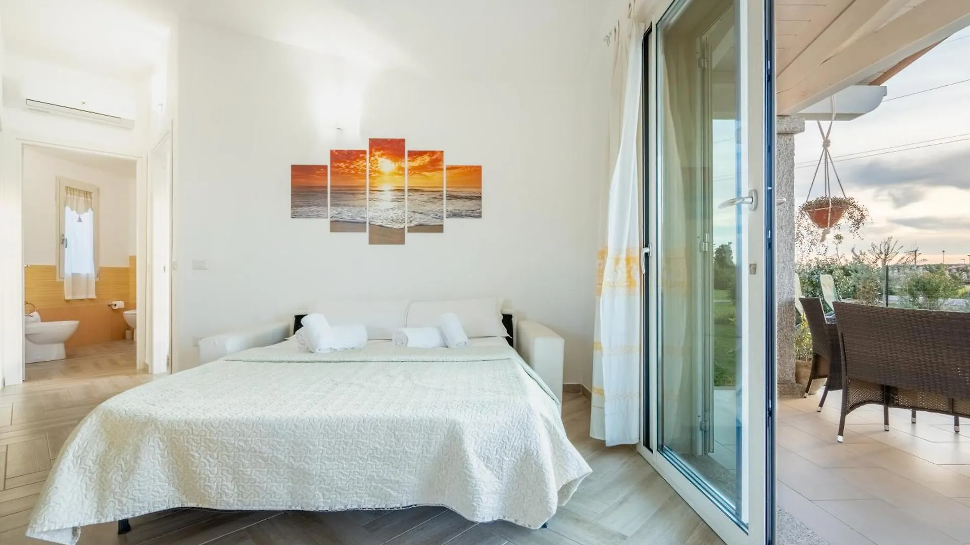 Villetta Li Junchi - Due Passi Dal Mare - Spazioso Giardino Badesi